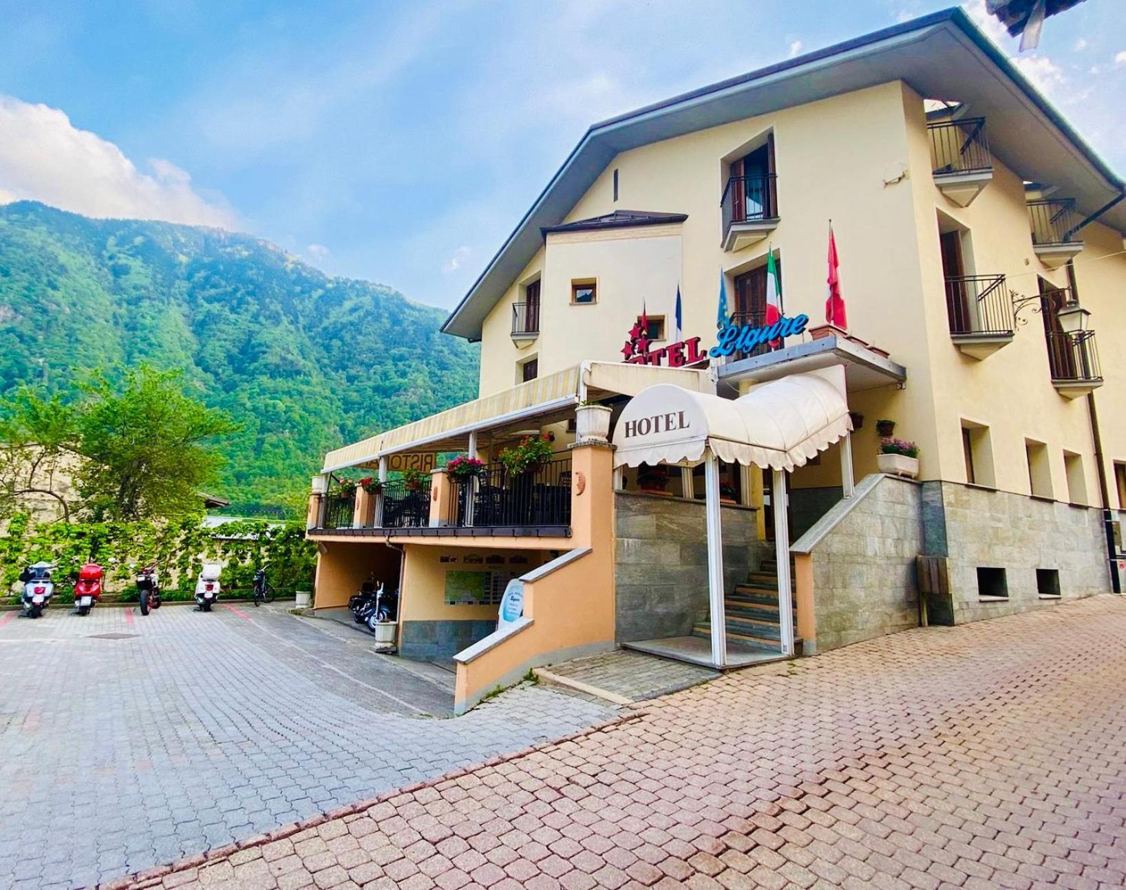 Hotel Ristorante Ligure Vinadio Exterior photo